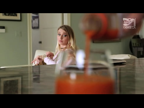 ❤️ Faigheann cailín te le tits mór agus pussy daingean coileach as fear caillte na himeartha, ach an-deacair ❤️ Sluts linn ﹏